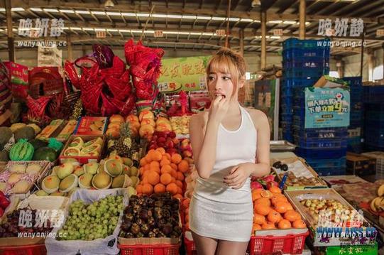 AISS爱丝(黄金版) - 别说我没提醒你，欣阳的连身袜挺特别