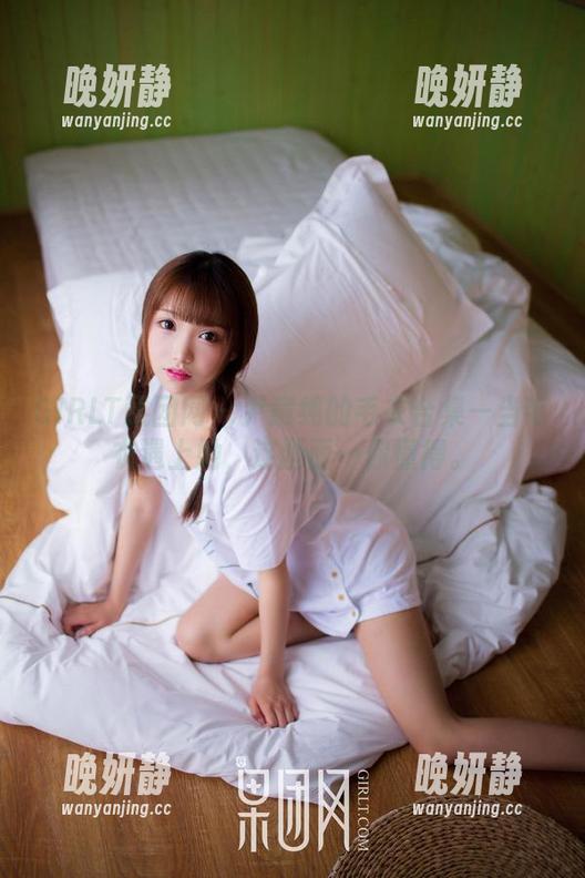 GIRLT果团网 - 尹意纯的毛衣合集—当毛衣遇上她，这画面…你懂得。