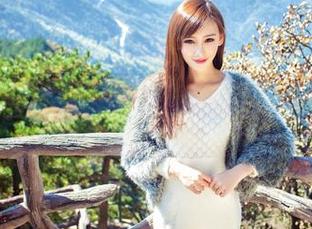 IMiss爱蜜社 – 张思允Nice的黑色图包，免费的哦，感觉就像在摸黑里找到闪光点。