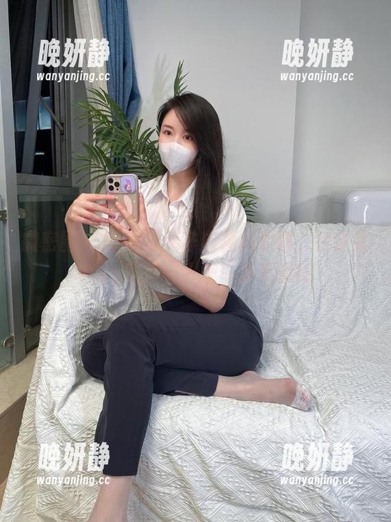 微密圈 - July芝岚车内福利原图，社会我July芝岚，人美车美不解释