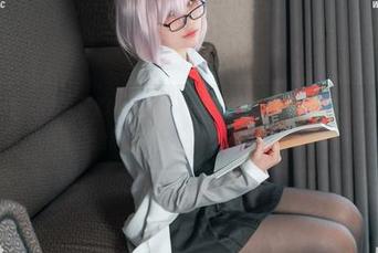 Mimmi(밈미)带来的最新写真，DJAWA狐狸巫女，坐稳了，路边的狐狸可能会打扰我们！