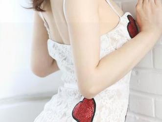 MyGirl美媛馆 – 蕾丝内衣与唐琪儿：图包里的“优雅小摇摆”，这姿势怎么练的？