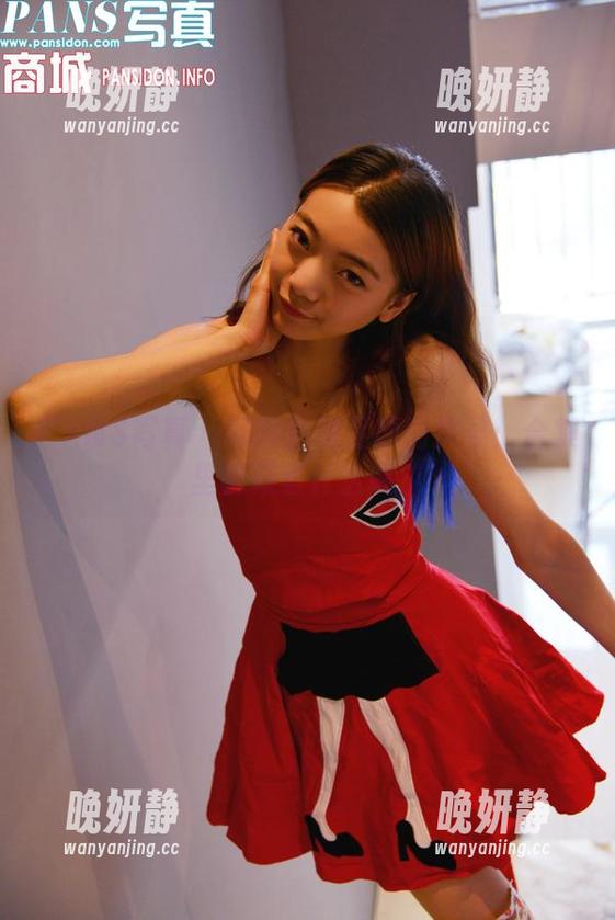 PANS写真 - 樱桃的美足原图探寻：合集里隐藏着什么呢？