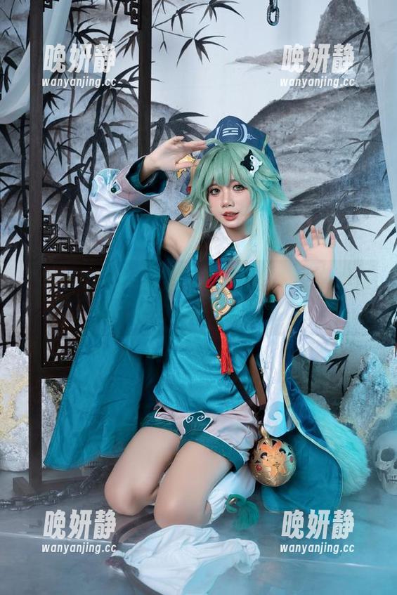 PoppaChan PoppaChan库里的洛琪希:这位小姐姐难道是偷偷来凹造型的?