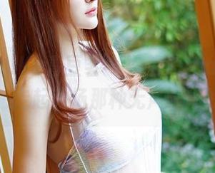 QingDouKe青豆客 – 梁莹Sugar最新婚纱作品，走起秀场那种无声吵闹的绝美。