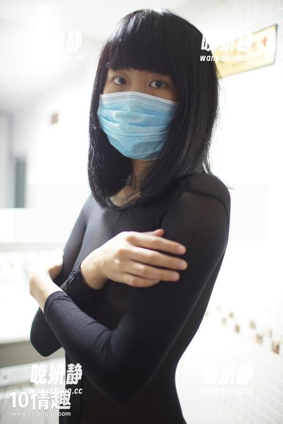 ROSI新发售的黑色长筒丝袜，适合各种气质，一图在手，美不胜收。