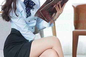 TouTiao头条女神 – 杨曼妮的瑜伽探险：更新作品集，看看这些错位的姿势能不能激发灵感？
