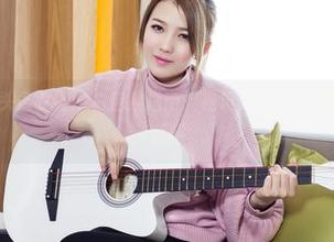 TouTiao头条女神 – 白色控指南：松果儿与无圣光图包的单曲循环