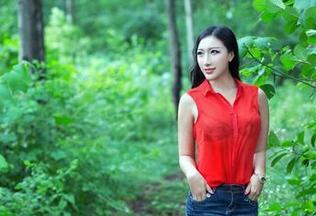 TuiGirl推女郎 – 当皓月照耀松果儿的长腿，写真与资源的完美碰撞