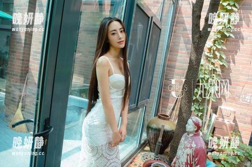 UGirls尤果网 - 啊，芊小童的镂空照片，原图里的每个细节都有话要说。