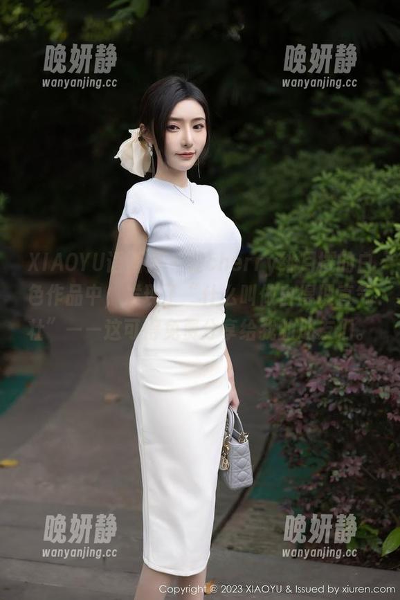 XIAOYU语画界 - 在cherry绯月樱的白色作品中，发现了“什么叫做白得理直气壮”——这可得免费分享给我的朋友们。