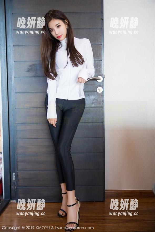 XIAOYU语画界 - 在李丽莎的图集中，裸足也能当主角，随意就是潮流！