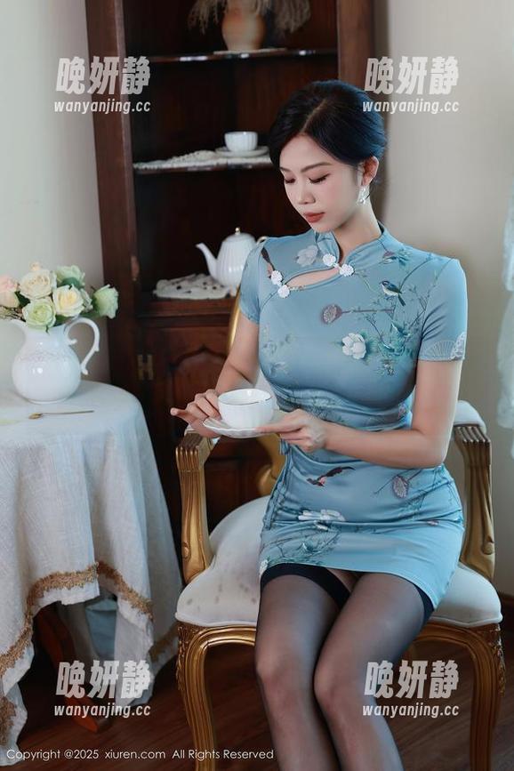 Xiuren秀人网 - 无圣光，伊小七MoMo的女仆图集塞满暗示