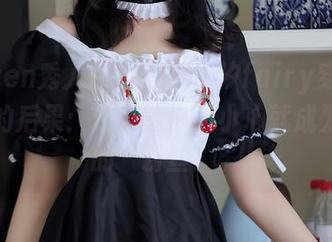 Xiuren秀人网 – 看周慕汐fairy穿黑丝吊裙的后果：你可能一不小心就成为了她的“粉丝”。