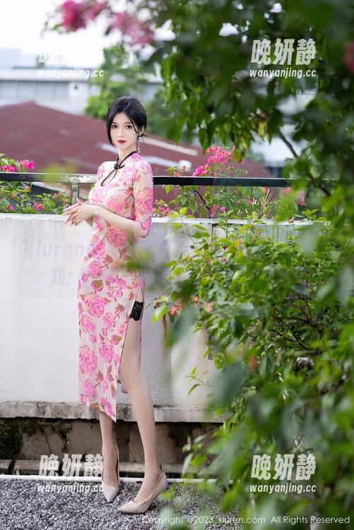Xiuren秀人网 - 夏茉GIGI+棉袜=高清好戏：一场不可思议的写真脱口秀！