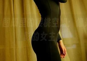 pans – 图册里的樱桃空姐：像是走出电影的女主角