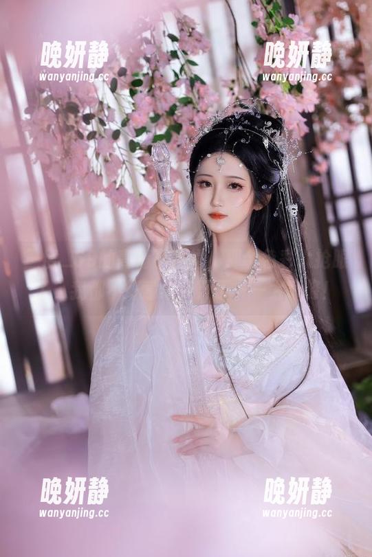 三度_69的高清小黄帽，那个色彩太抢眼了，我都不好意思点开了——太巅峰！
