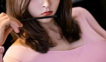 丽柜 – 写真随笔：在网盘中邂逅私人定制的英子