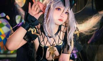 静默的小宇宙——伊喵君_Nya的定制图集：裤里与丝在星空下的对话。