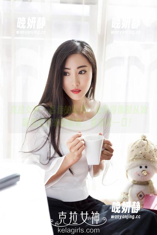 克拉女神 - 吕佳的私拍，油亮得像刚从油锅里捞出来的美食，真想咬一口！