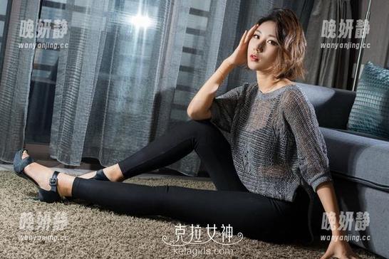克拉女神 - 薇薇的棉袜图片总能戳中我的萌点，从脚到心尖儿一种小幸福吧。