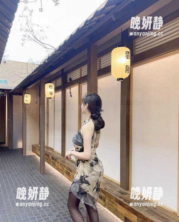 微密圈 - 如果连体衣会说话，周妍希的高清写真集可能会出一本：《亲爱的，我不只是衣服！