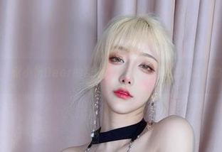 呐呐呐，啾小妍Deer的甜心，让你看了想去喝奶茶的美图！