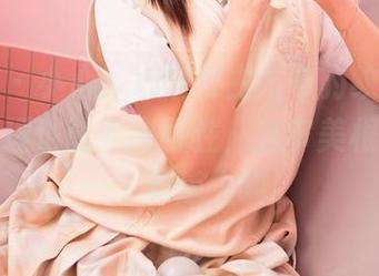 嗲囡囡 – 小心！心妍公主发布豹纹套图，黑暗料理也能看出野性，这审美根本不在一个频道上嘛！