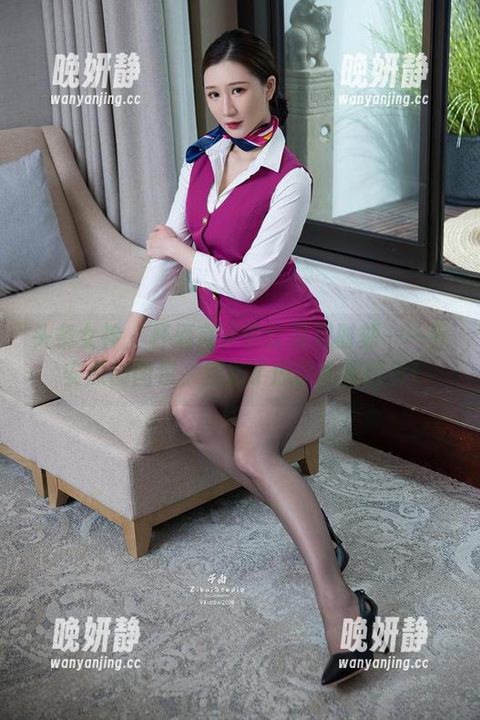 头条女神 - 杯酒言欢的比基尼时刻——乔安原创图包，别忘了原图也很精彩!