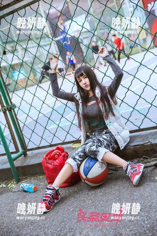 头条女神 - 柔和透明感，最新图包在李丽莎的镜头下变得迷离