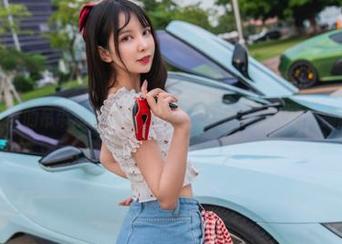 妍子坚不可摧的吊带功力深厚，原图无疑是个放大镜，揭露太多了！