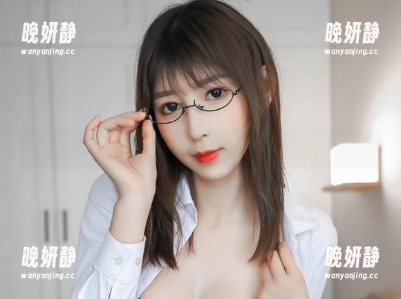 旗袍和小酥酱，构成了一幅淋漓尽致的美图，超级想围观