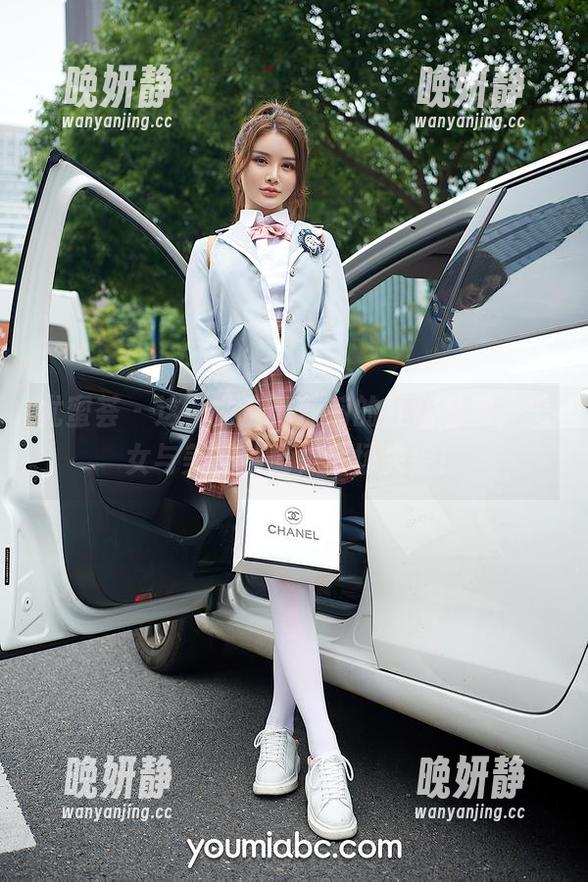 尤蜜荟 - 这一曲合法萝莉的红裙私房，美女与美裙共舞，全场失控！