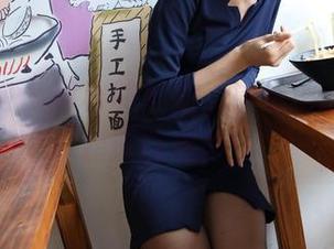 异思趣向 – 秋秋的私拍，真想把这事业线装进口袋里！