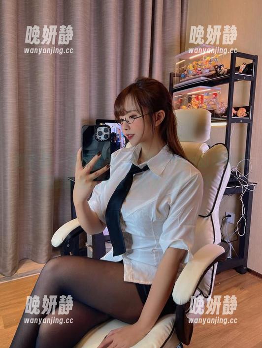 微密圈 - 礼服黑丝，张思允nice的原图里暗暗传递着什么，我还在探索中…