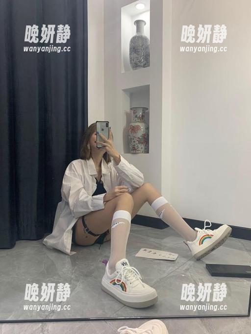 微密圈 - 图包大公开！杨大乐乐很靠谱的棉袜，谁说袜子不能是焦点？