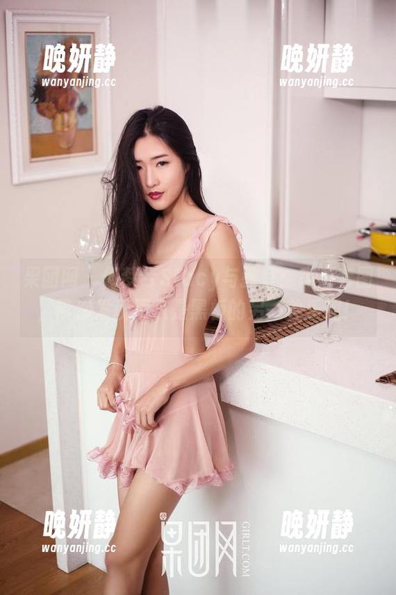 果团网 - 何梦兮Stacy与教室：高清套图，带你发现不只是黑板的另一种乐趣！