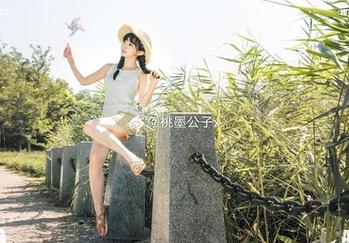 别说我没提醒你，桃墨公子的希娜小姐原图是免费的，不去看就亏大了。