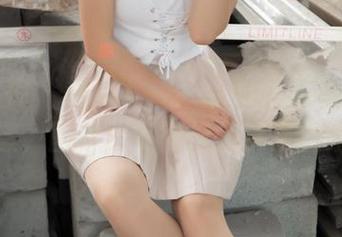 梦丝女神 – 光影下，苏柔的私房真让人心神荡漾，图片恍惚得像是梦里的姐姐。
