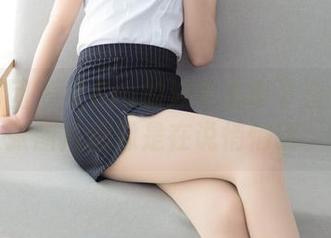 森萝财团 – 《Sia的泳衣心事》合集：每张图片都像是在说悄悄话。