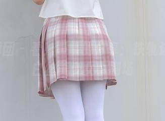 森萝财团 – 看！吸吸的分享：铁轨边的JK白丝美少女小剧场