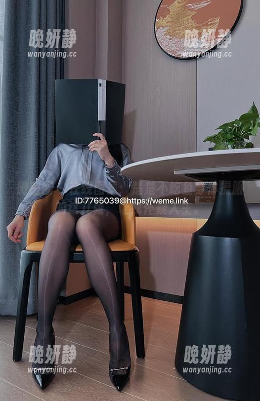 微密圈 - 在线图集：楚楚不吃鱼穿体操服的这几张，让我怀疑人生。