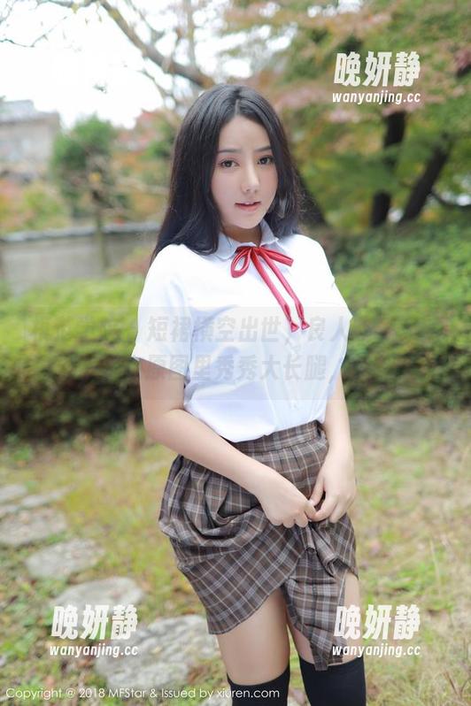 模范学院 - 短裙横空出世，良人非爱人偏要在原图里秀秀大长腿，喵