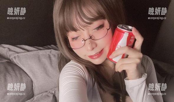 欣赏次屁啦的美脚cos，心思游离在视觉的某个角落里