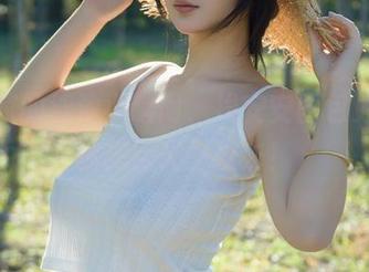 火华家的泳池小瞎闹，浅安安图包更新让你把目光引过去！