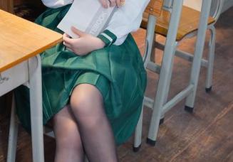清水由乃的裸足原图真香，顺带壁纸任你选！