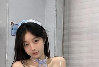 微密圈 – 火龙果羊灵魂附体？眼镜图集里的多重个性让人目不暇接！