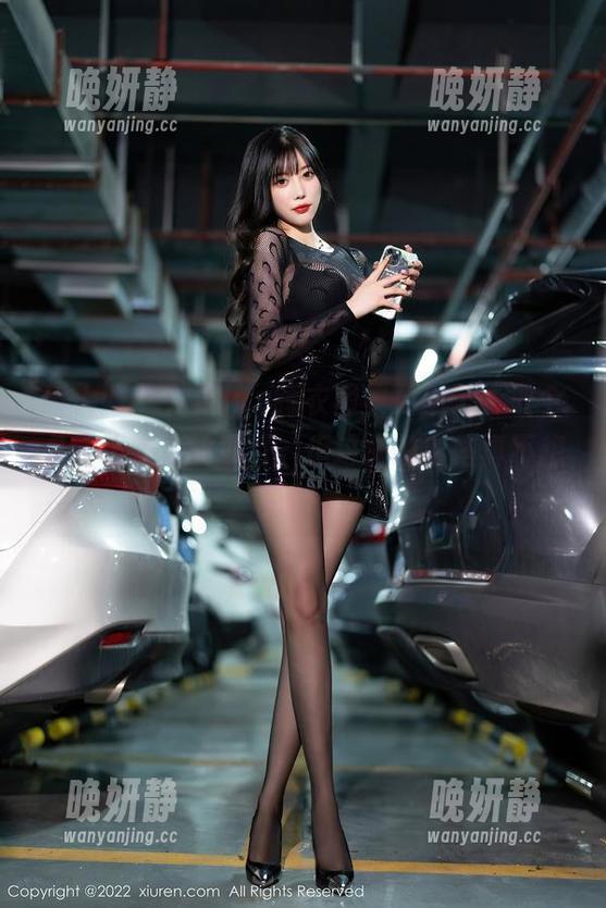 秀人网 - 九尾Ivy睡衣图集更新了，取个名字不容易的项目，但这样的穿搭真不想错过。