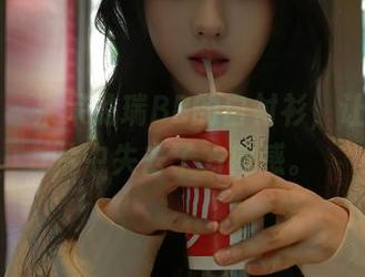 秀人网 – 呆呆的瑞BB的白衬衫，让我在照片中失去了方向感。