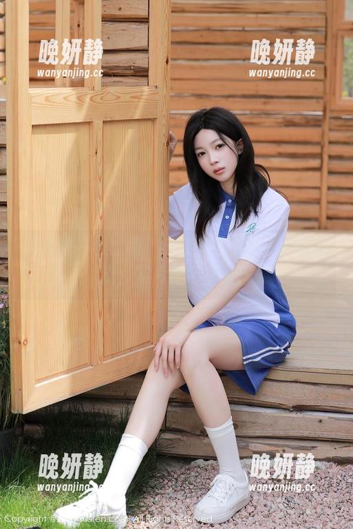 秀人网 - 夏雪爱：假装是个女王，美图靠谱，照片绝不拼凑！